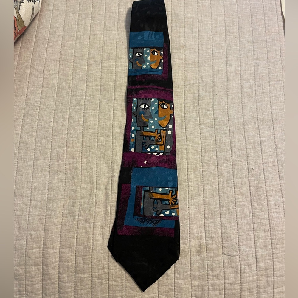 Pre-loved Vintage Men’s 100% Silk tie | Celebrations by Hallmark for Supera.